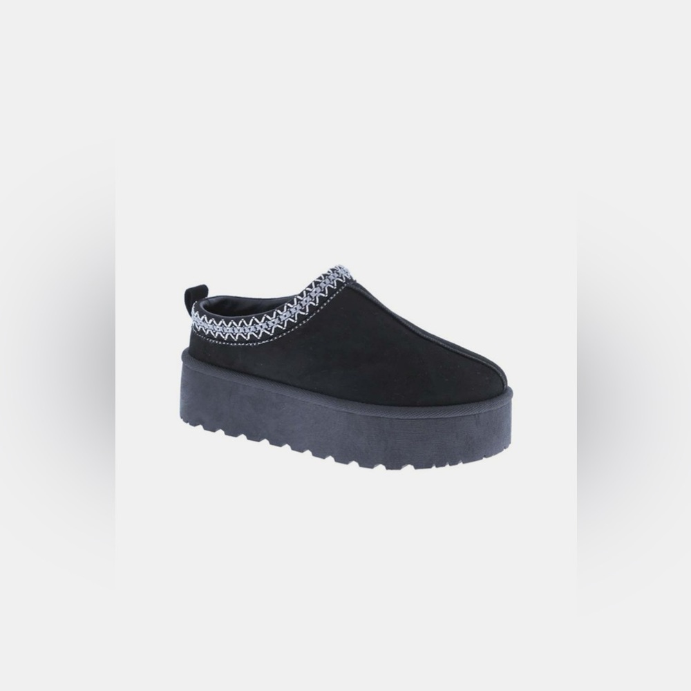 Weeboo Platform Embroidered Trim Slip-On Boots